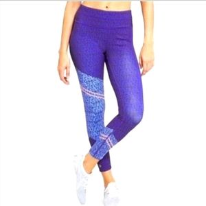 Athleta Asym Camo Sonar Leggings 7/8 fun 80s print size small